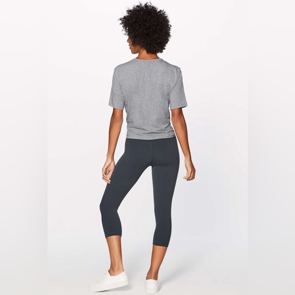 Lululemon Crescent Tee gray Knot Front Cropped - Picture 4 of 4